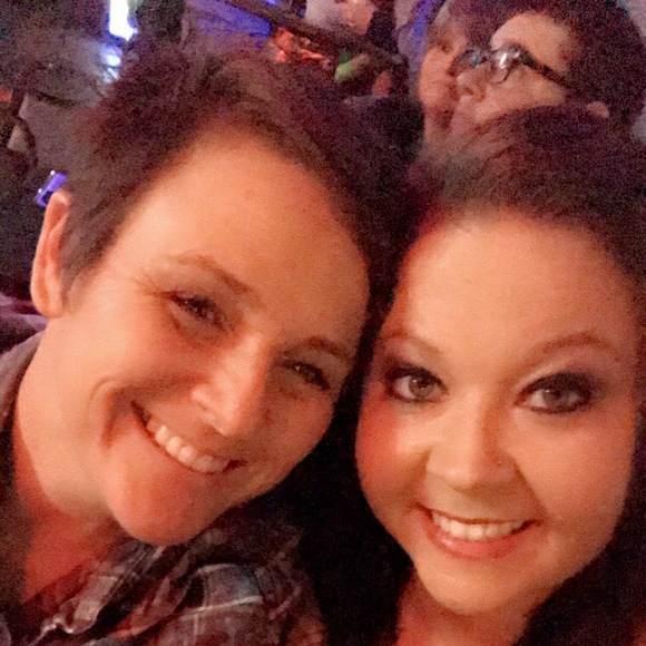 Meet your Posher, Tabitha - Picture 1 of 1